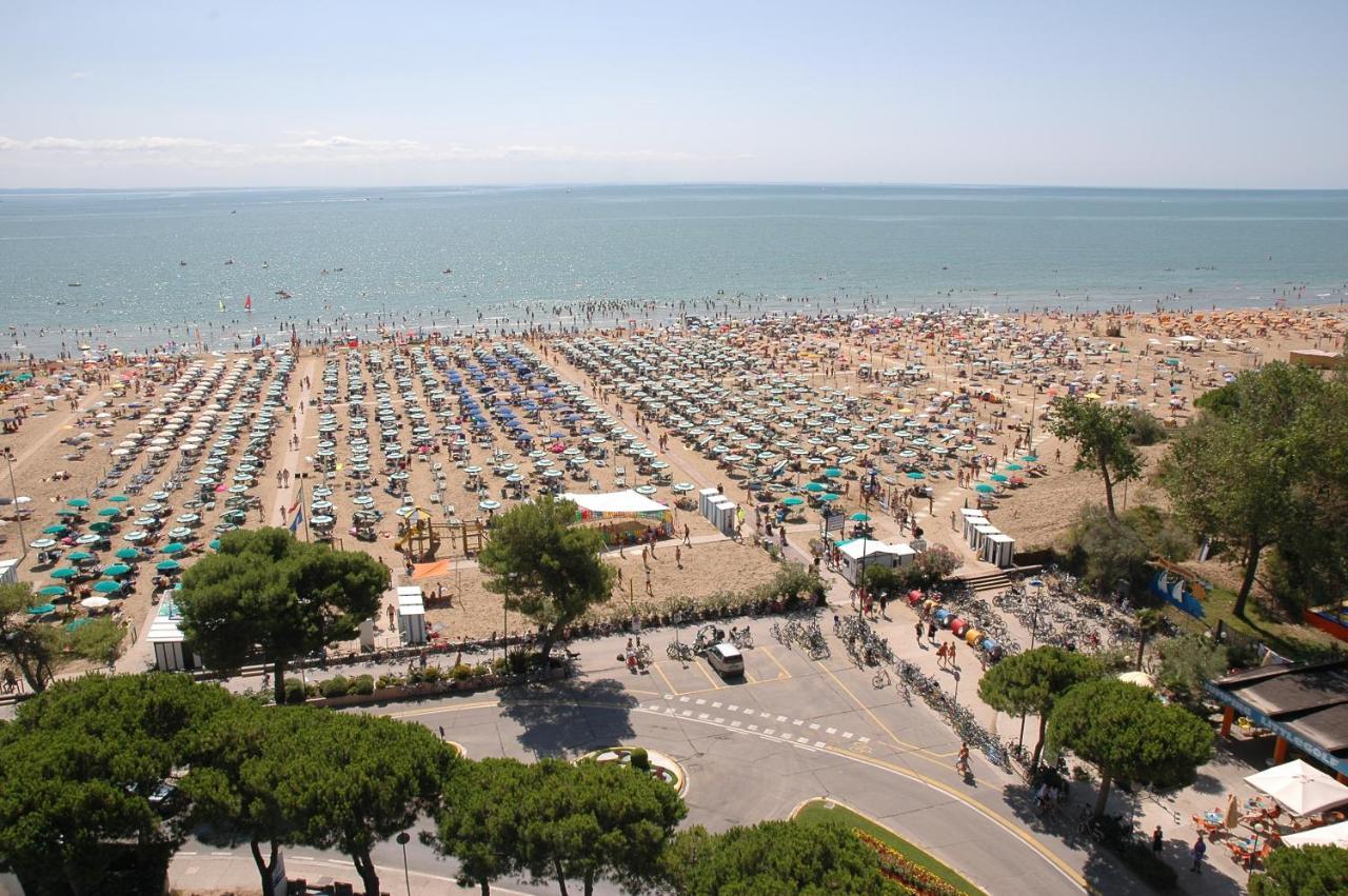 Appartamenti Vacanza Albatros Lignano Sabbiadoro Exterior photo
