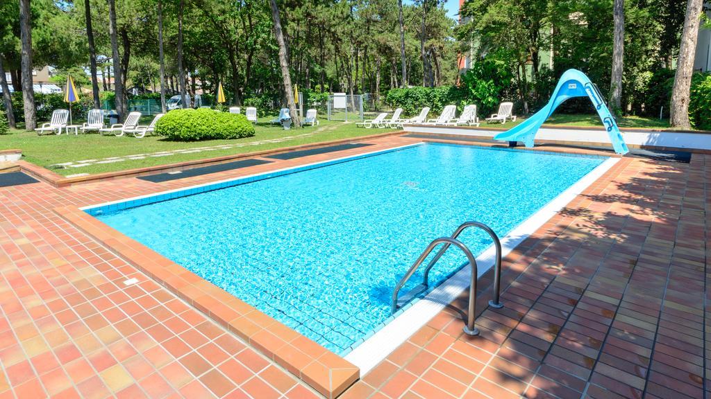 Appartamenti Vacanza Albatros Lignano Sabbiadoro Exterior photo